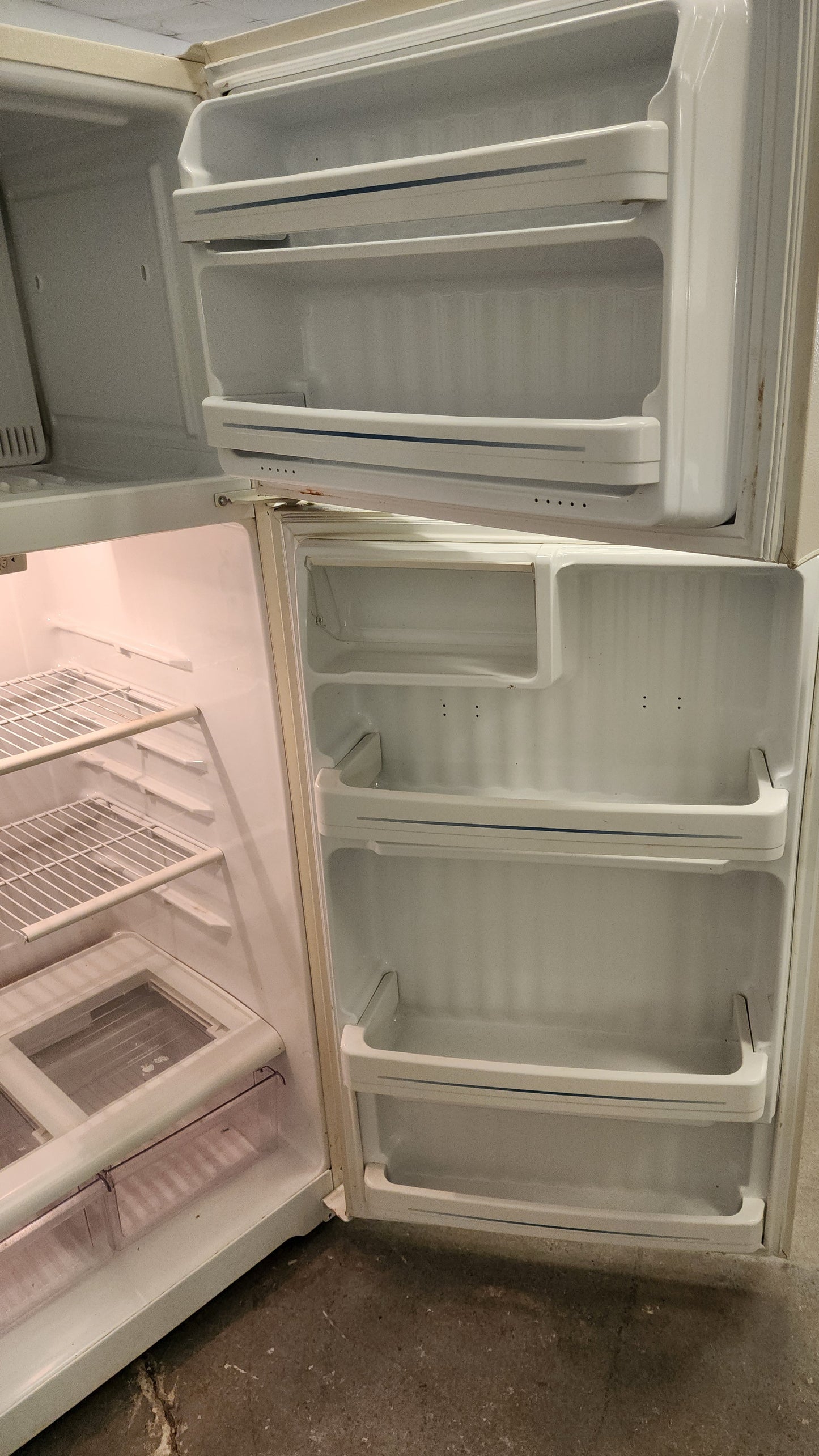 USED G.E REFRIGERATOR 18 CUBIC FT 30 DAYS WARRANTY RTB-1255