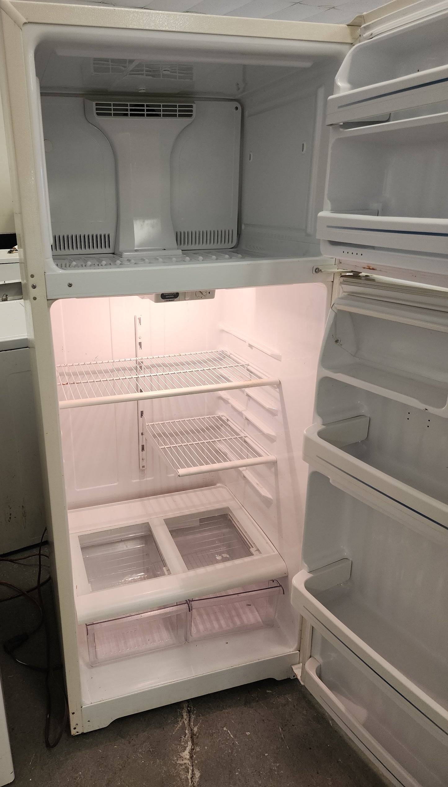 USED G.E REFRIGERATOR 18 CUBIC FT 30 DAYS WARRANTY RTB-1255