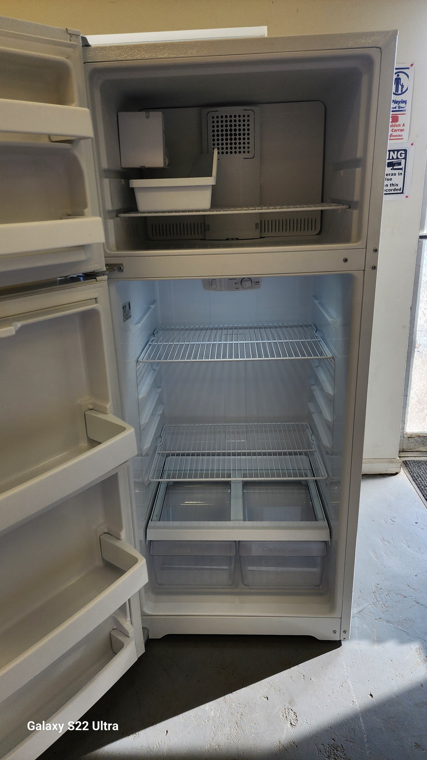 RWT-2889 WHITE REFRIGERATOR 18 CUBIC FT WITH ICE MAKER