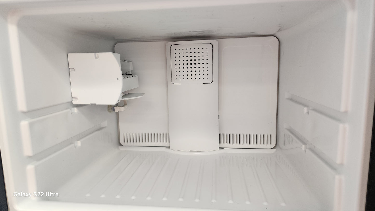 RTB-3291 BLACK REFRIGERATOR 18 CU FT W ICE MAKER