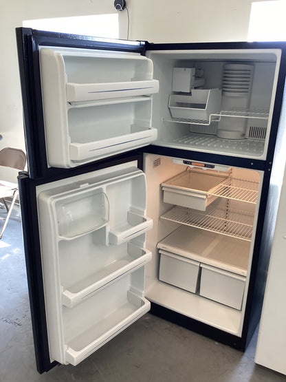*RTB-7306. Ge BLACK REFRIGERATOR WITH ICE MAKER