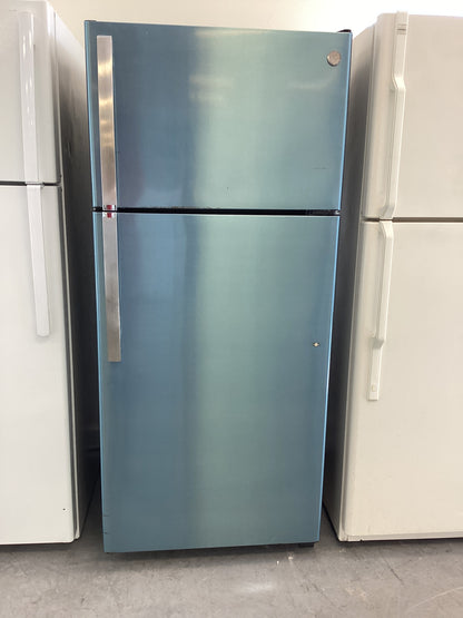 *RTBSS-3854 GE BLACK AND STAINLESS REFRIGERATOR