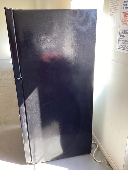 *RTW-0223 GE EXTRA LARGE  BLACK REFRIGERATOR WITH ICE MAKER