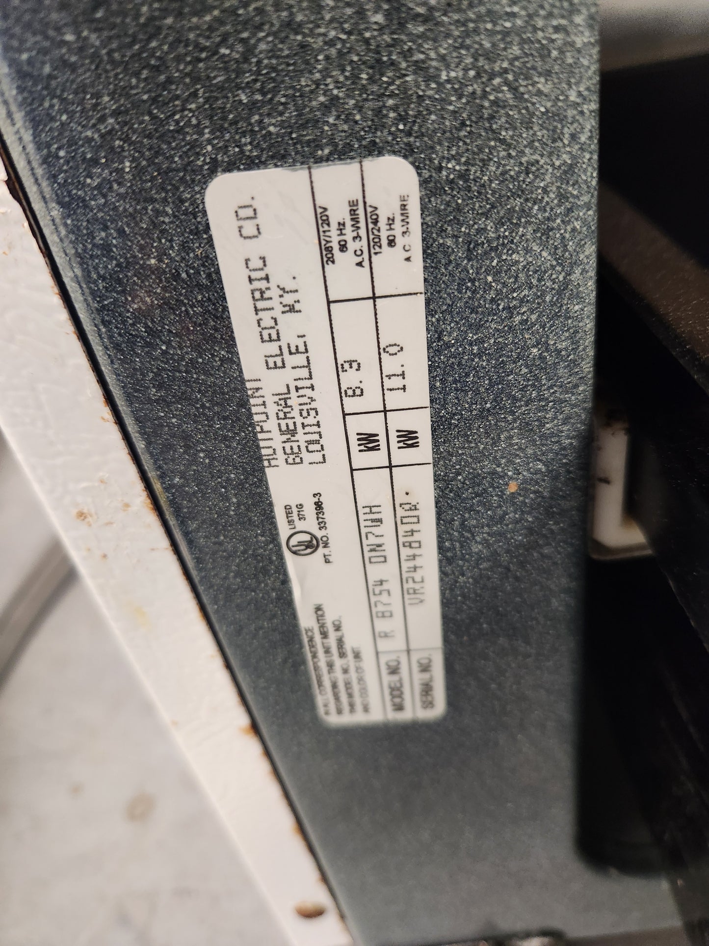 Sew840Q. Hotpoint stove white 30 days warranty stove does not come with a  power cord.